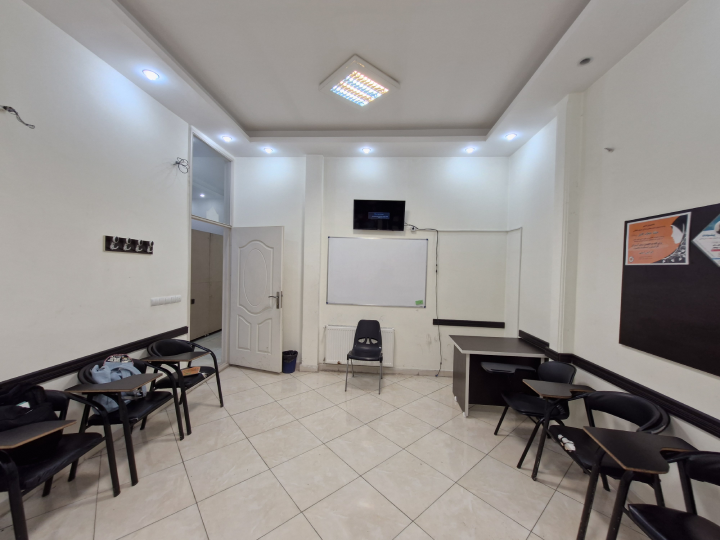 کلاس در آموزشگاه زبان زنجان سفیر